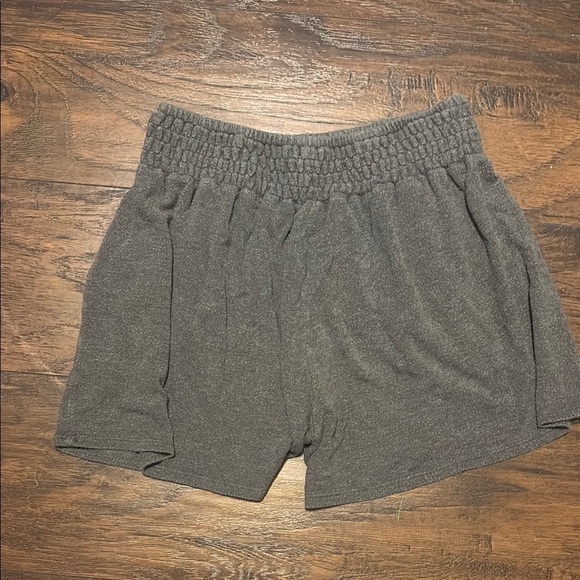 Johnny Was Calme Gray Athletic Shorts with Soft Cotton Blend - Picture 3 of 4